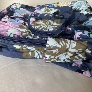 Vera Bradley | Bags | Vera Bradley Ultralight Compact  display picture 1